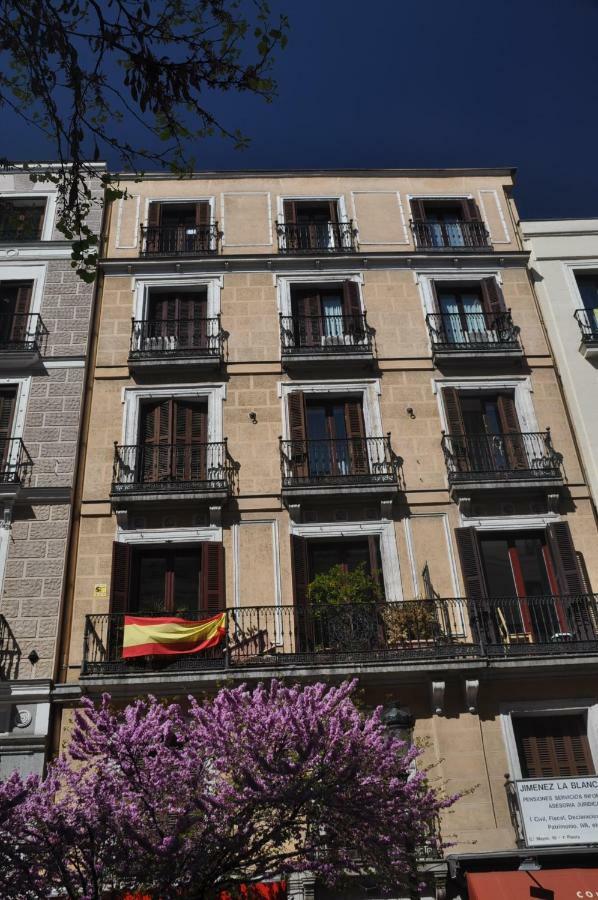 Hostal Patria Madrid Exterior photo